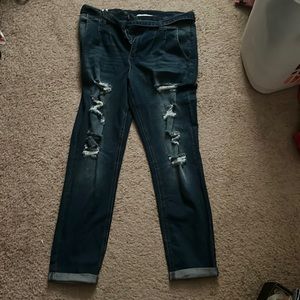 They are a pair of curvy jeans that have never been worn but tried on.